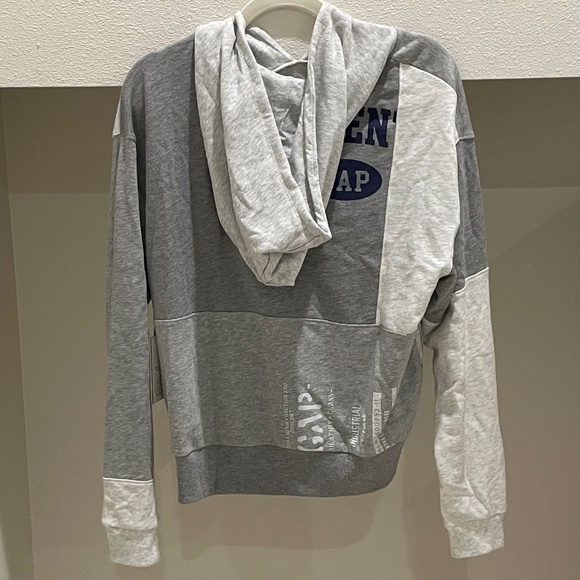 NWT GAP Logo Remix Patchwork Sweatshirt (Size L) - Picture 3 of 5